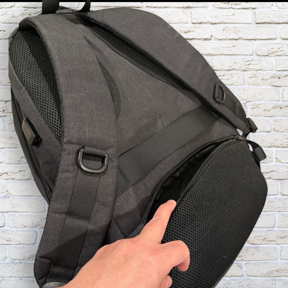 Brand New with tag Black Laptop Backpack - Picture 10 of 11